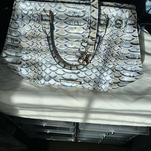 Beautiful BRAHMIN purse with straps